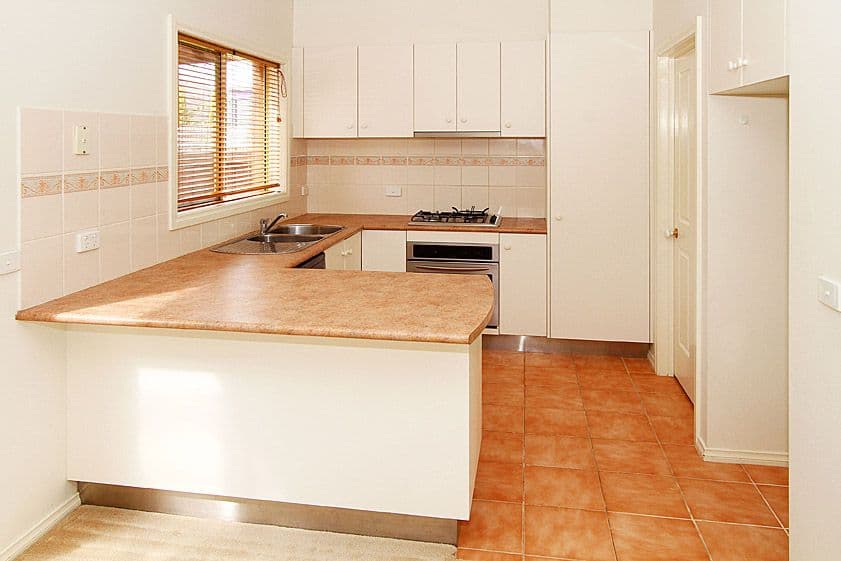 22 Ironbark Drive, BUNDOORA VIC 3083, Bundoora - Thumbnail 2