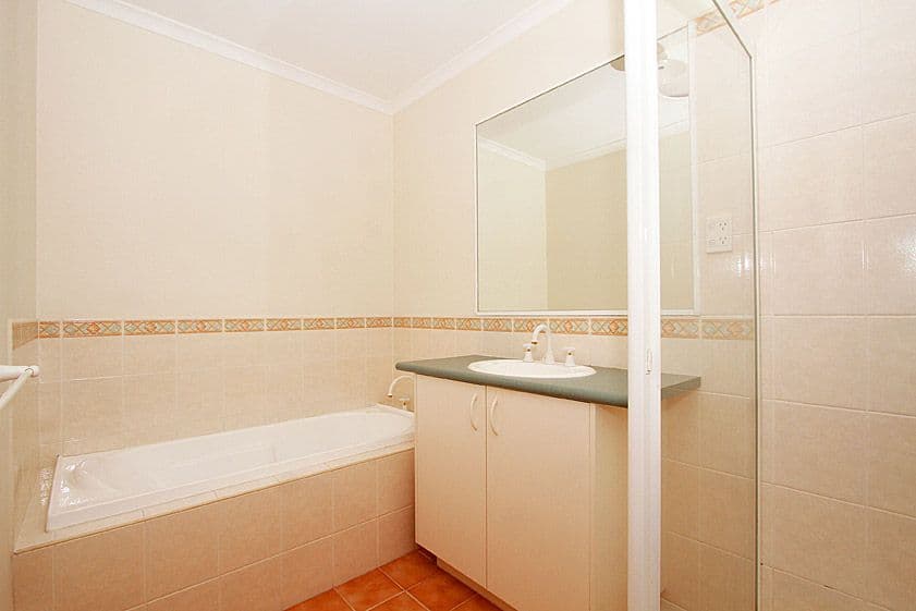 22 Ironbark Drive, BUNDOORA VIC 3083, Bundoora - Thumbnail 6