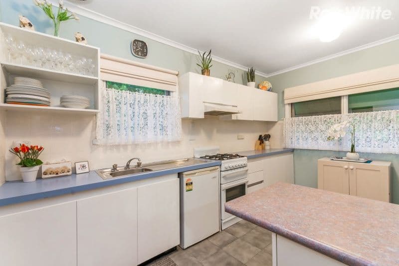 33 Alma Avenue, Ferntree Gully VIC 3156, Ferntree Gully - Thumbnail 3