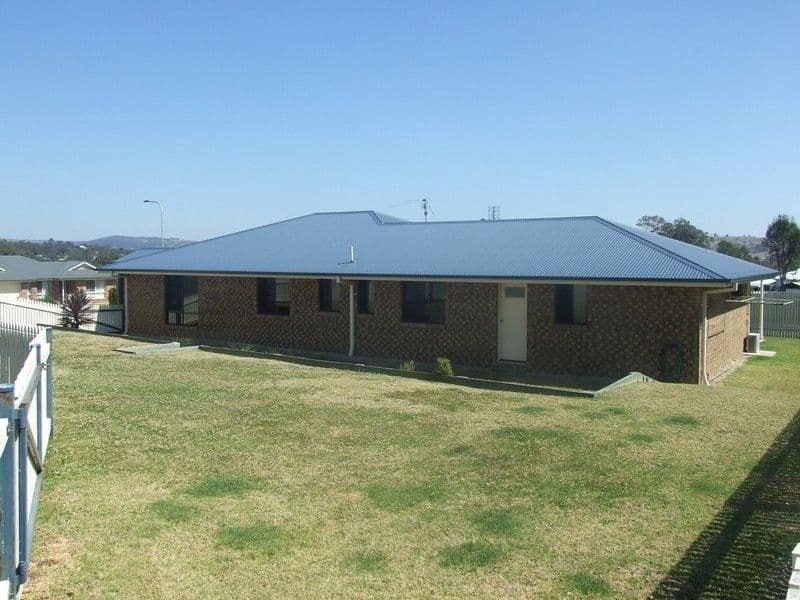 28 Samuel Avenue, CROWS NEST QLD 4355, Crows Nest - Thumbnail 4