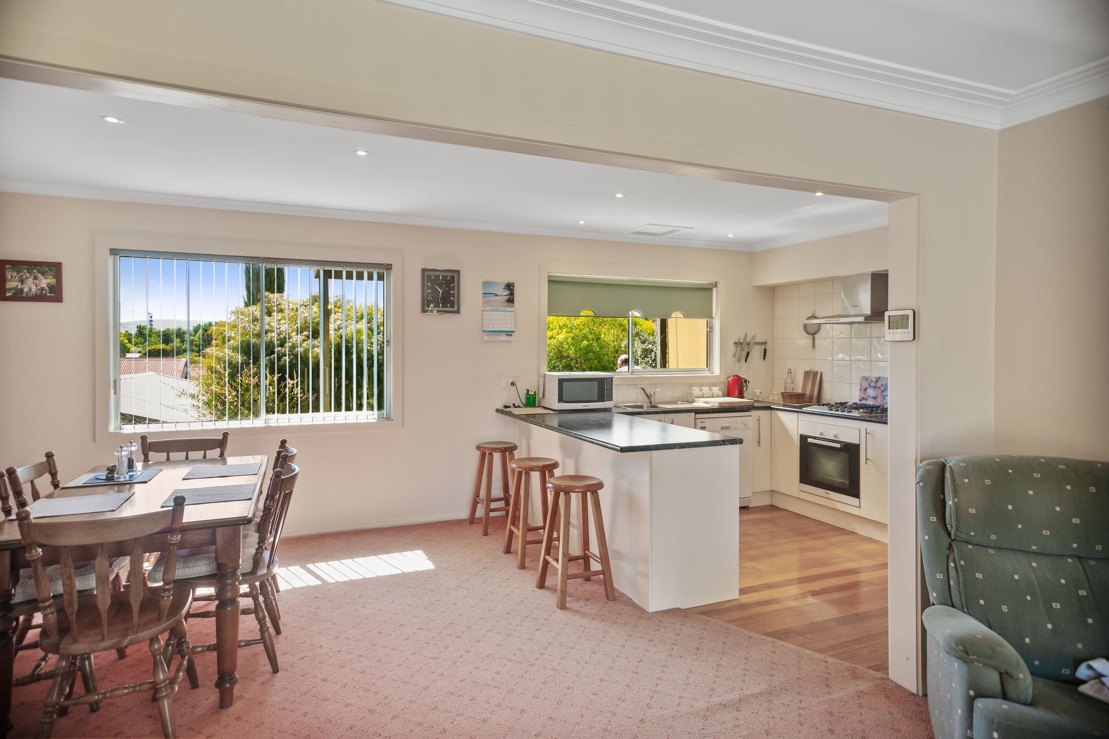 46 Elvins Street, Mansfield VIC 3722, Mansfield - Thumbnail 3