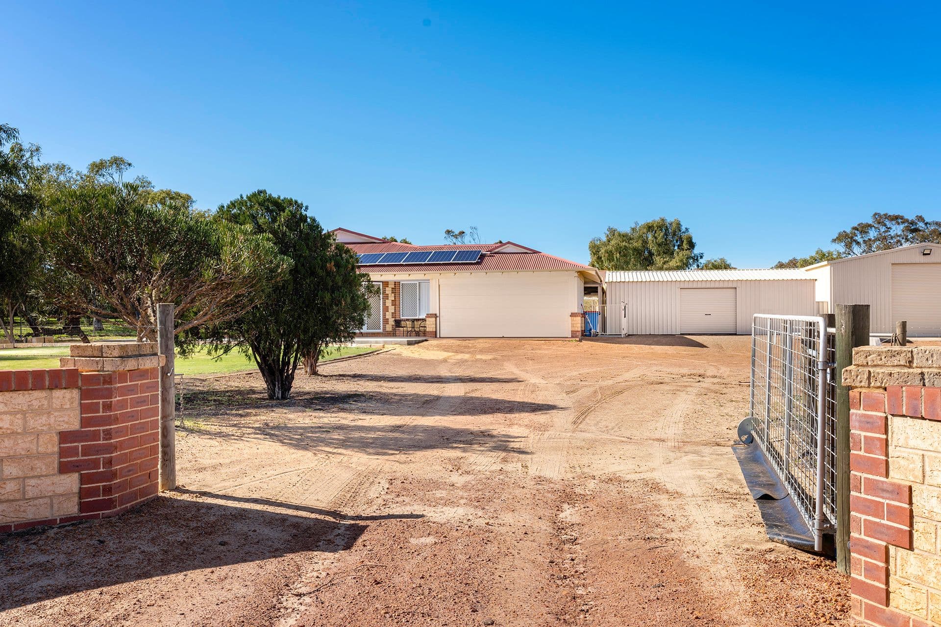 2 Ridgeway Close, Moresby WA 6530, Moresby - Thumbnail 2