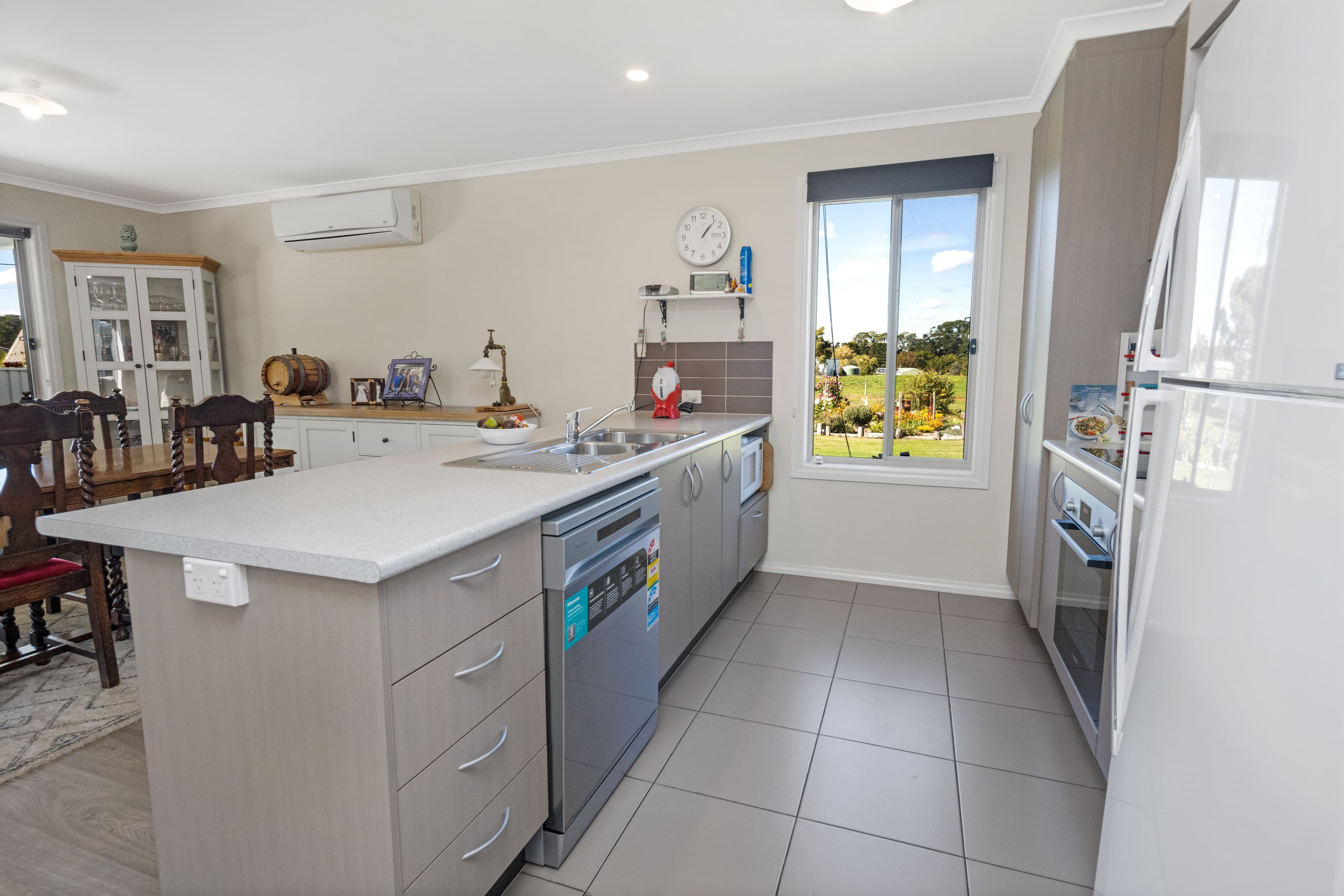 13 Waverley Street, Linton VIC 3360, Linton - Thumbnail 6
