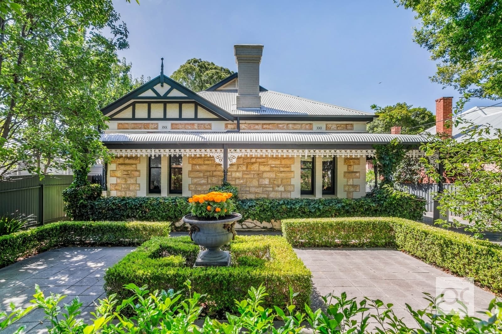 49 Richmond Road, Westbourne Park - Image 1