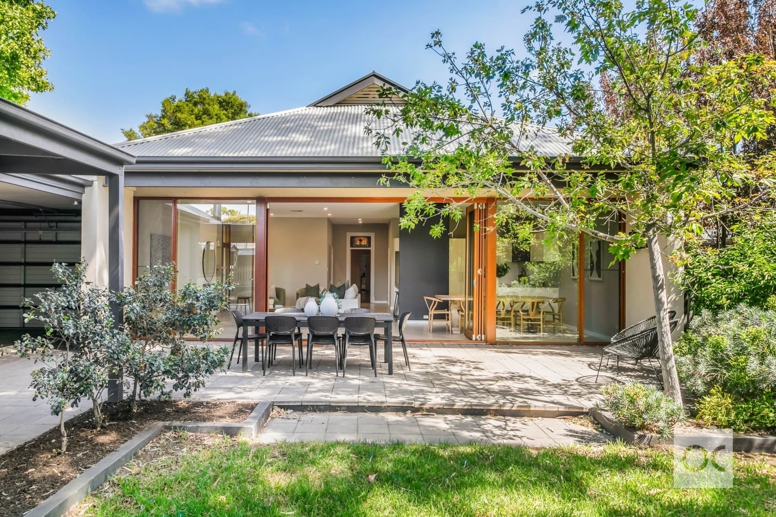 49 Richmond Road, Westbourne Park - Thumbnail 3