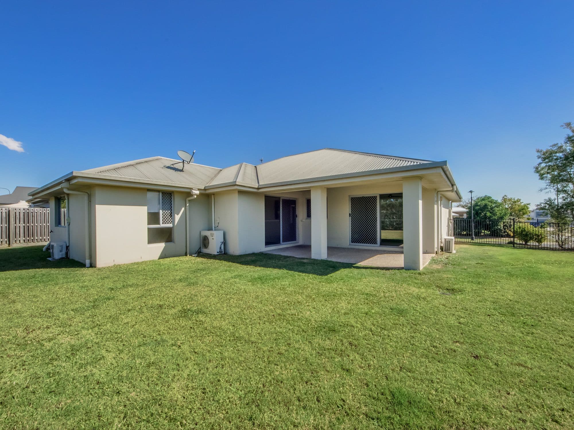 2 Nimbus Court, Coomera QLD 4209, Coomera - Thumbnail 2