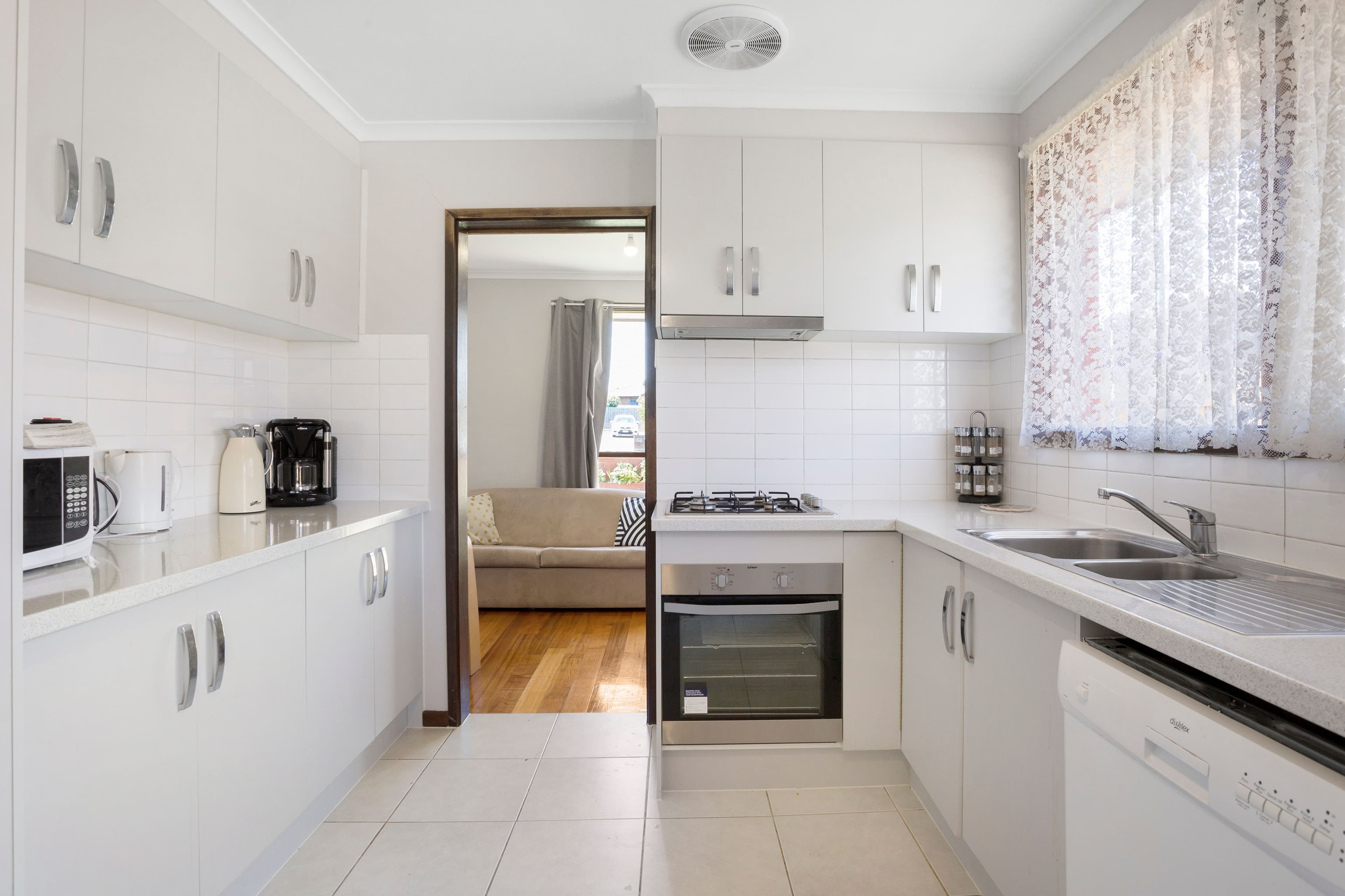 136 Casey Drive, Lalor VIC 3075, Lalor - Thumbnail 3