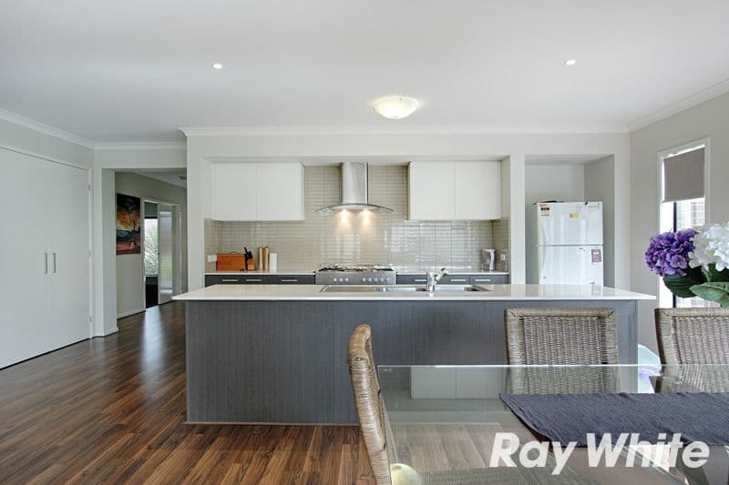 31 Park Orchard Drive, PAKENHAM VIC 3810, Pakenham - Thumbnail 3