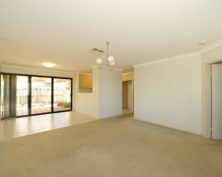 24 Royal Palm Drive, Warnbro WA 6169, Warnbro - Thumbnail 4