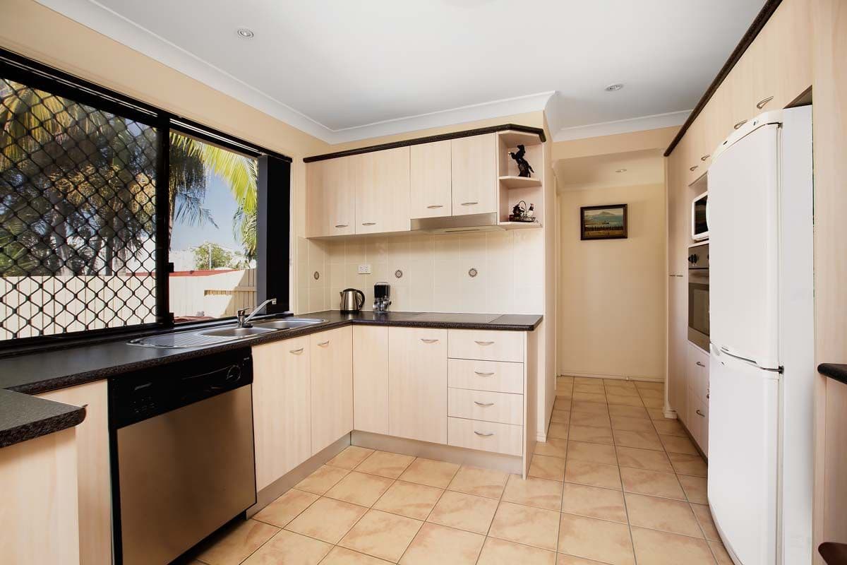 232 Arrabri Avenue, Mount Ommaney QLD 4074, Mount Ommaney - Thumbnail 2