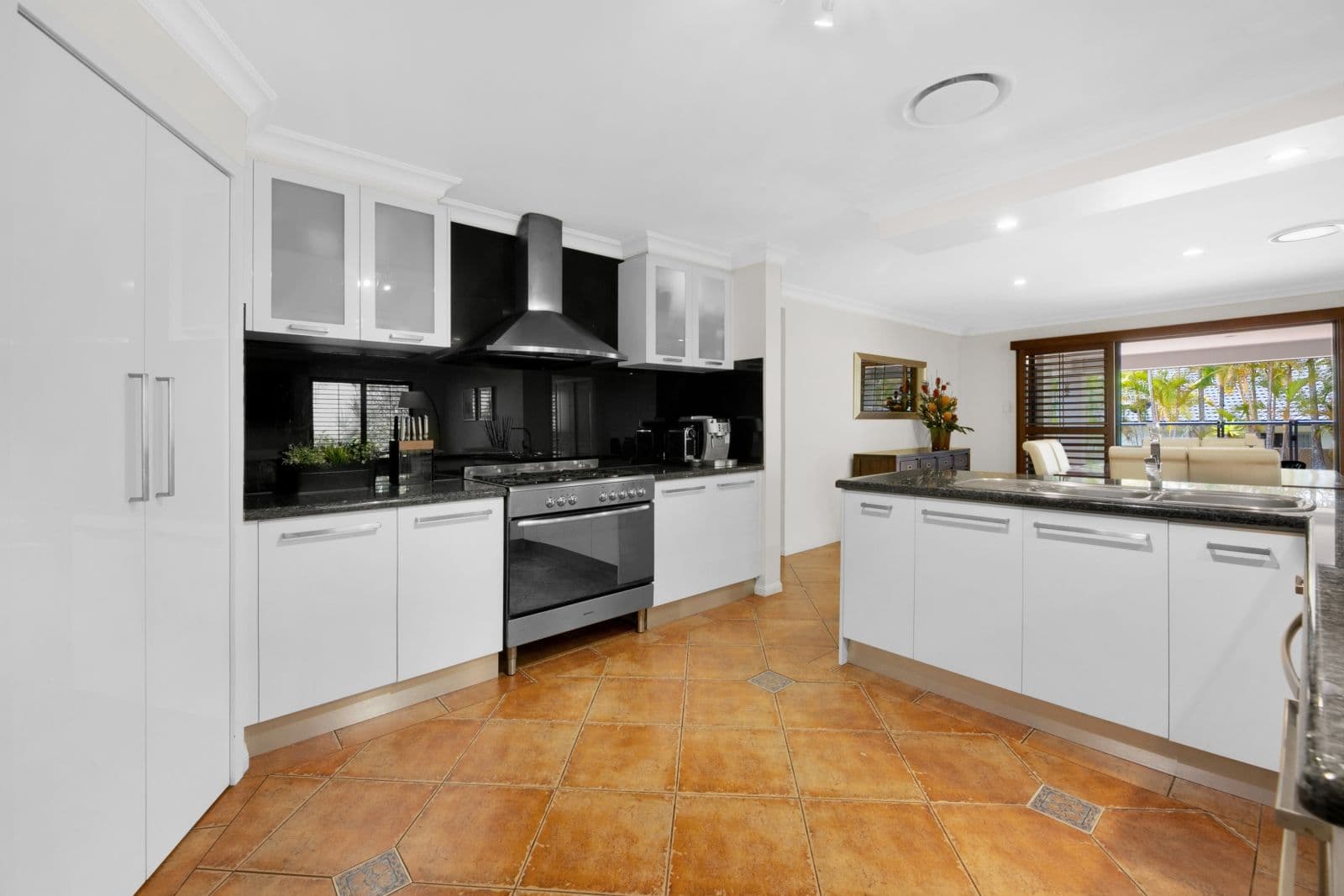 7 Midhurst Court, Arundel QLD 4214, Arundel - Thumbnail 5