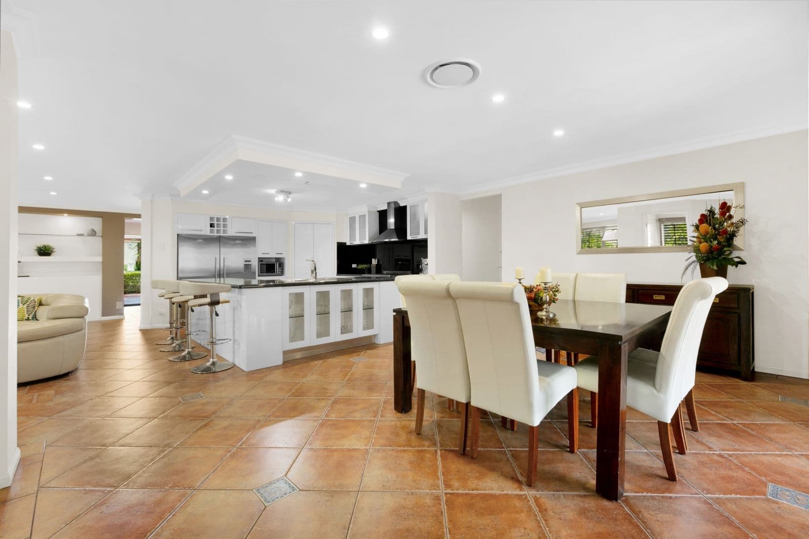 7 Midhurst Court, Arundel QLD 4214, Arundel - Thumbnail 7