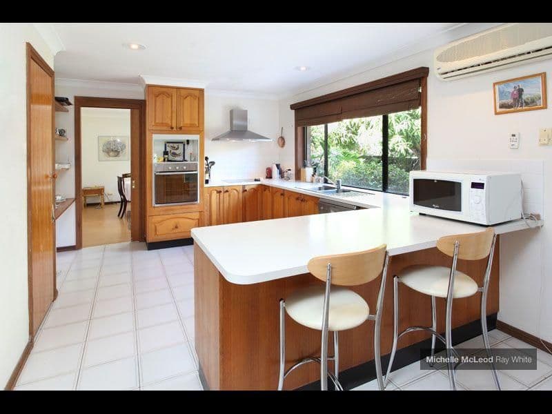 8 Halmore Place, CHAPEL HILL QLD 4069, Chapel Hill - Thumbnail 3