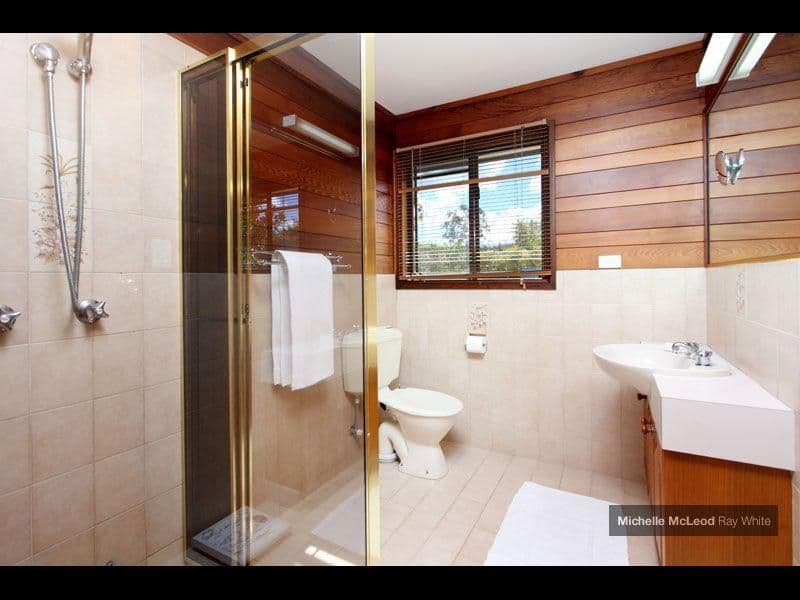 8 Halmore Place, CHAPEL HILL QLD 4069, Chapel Hill - Thumbnail 8