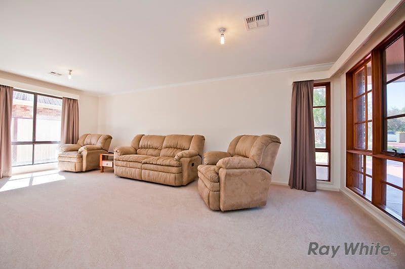 20 Parkview Crescent, JERRABOMBERRA NSW 2619, Jerrabomberra - Thumbnail 5