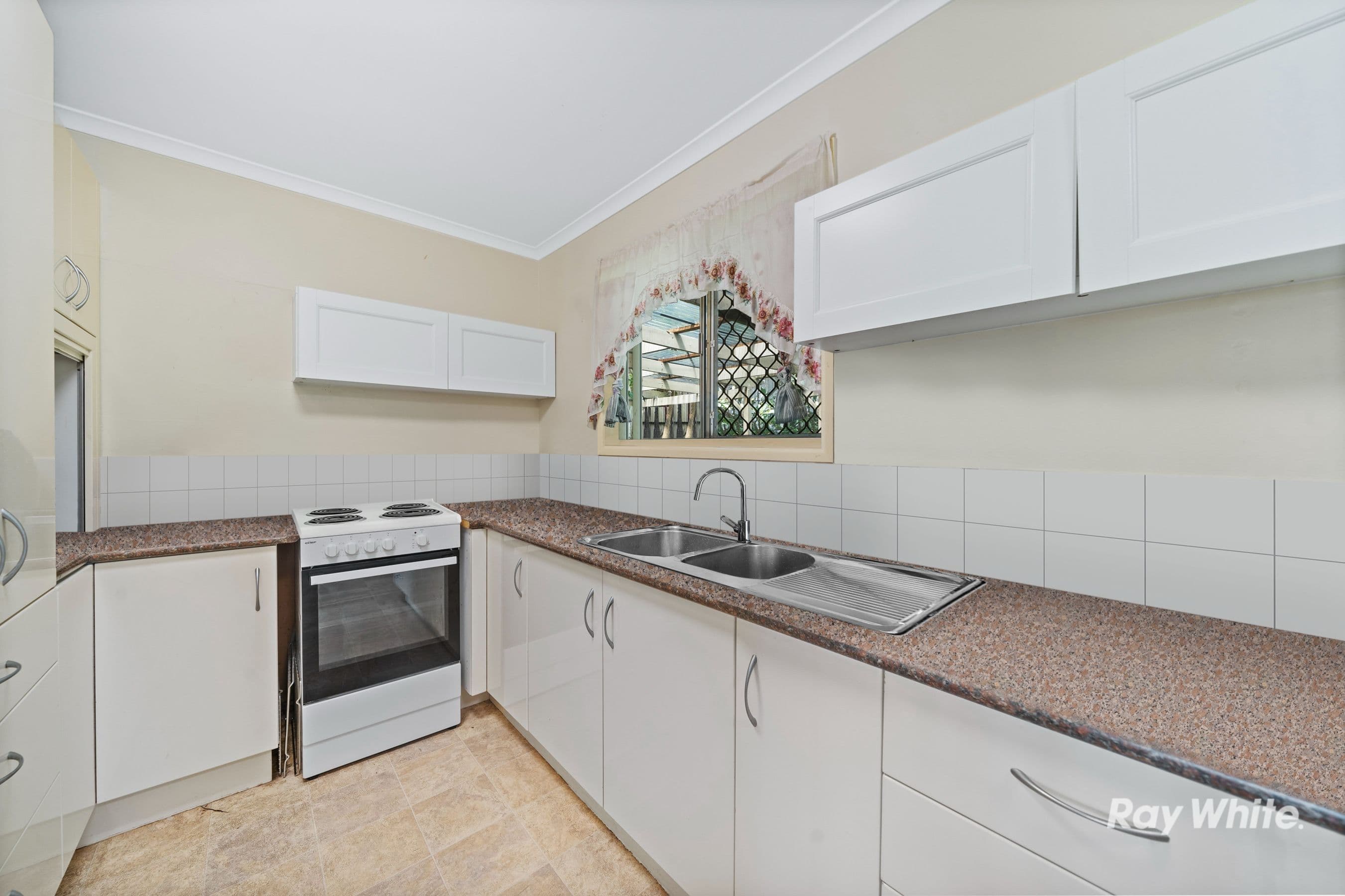 28 Dobell Avenue, Collingwood Park QLD 4301, Collingwood Park - Thumbnail 4