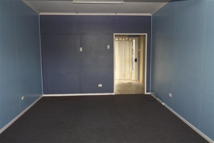 15 Wyley Street, DALBY QLD 4405, Dalby - Thumbnail 2