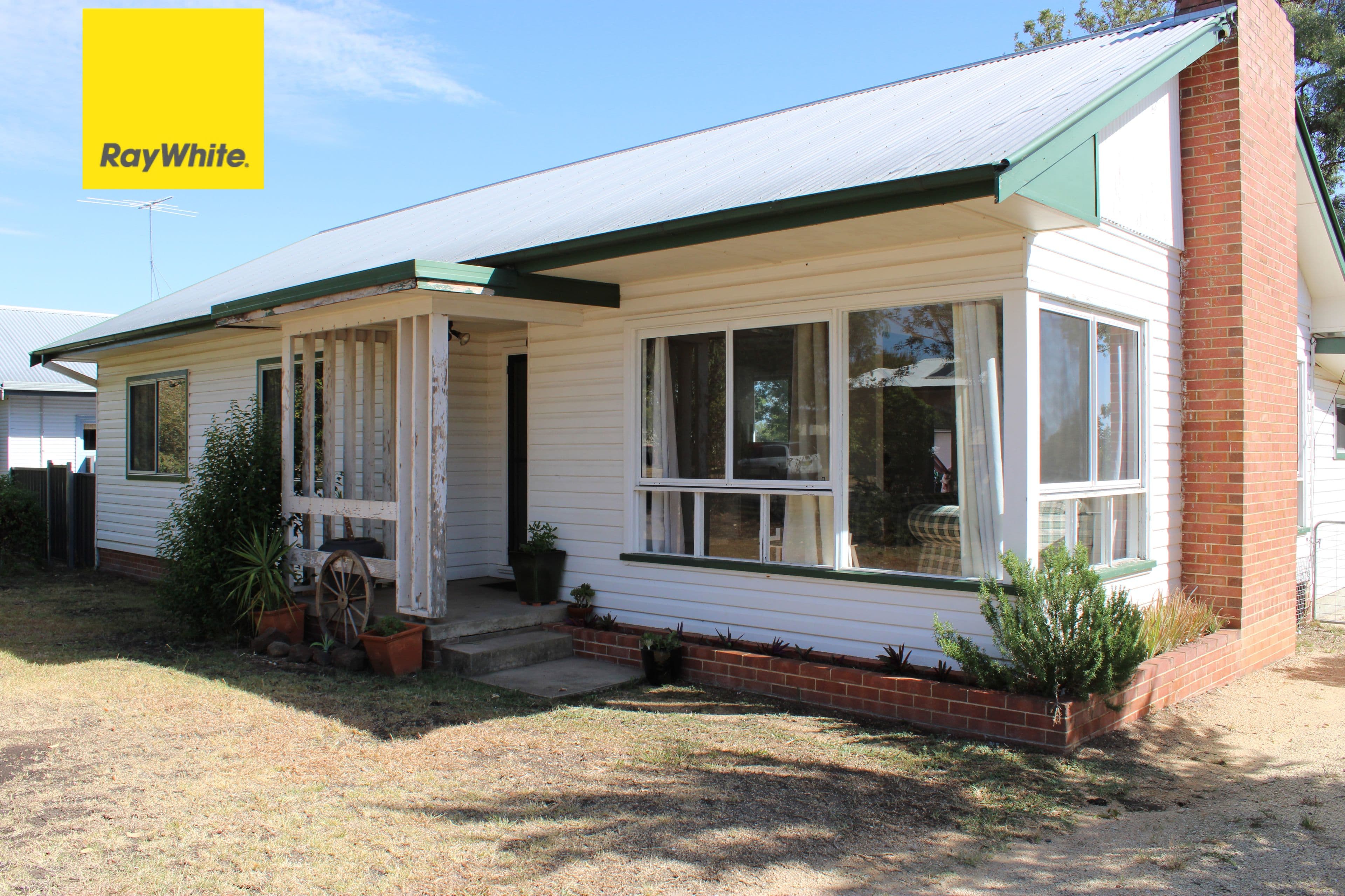 33 Gilchrist Street, Inverell NSW 2360, Inverell - Image 1