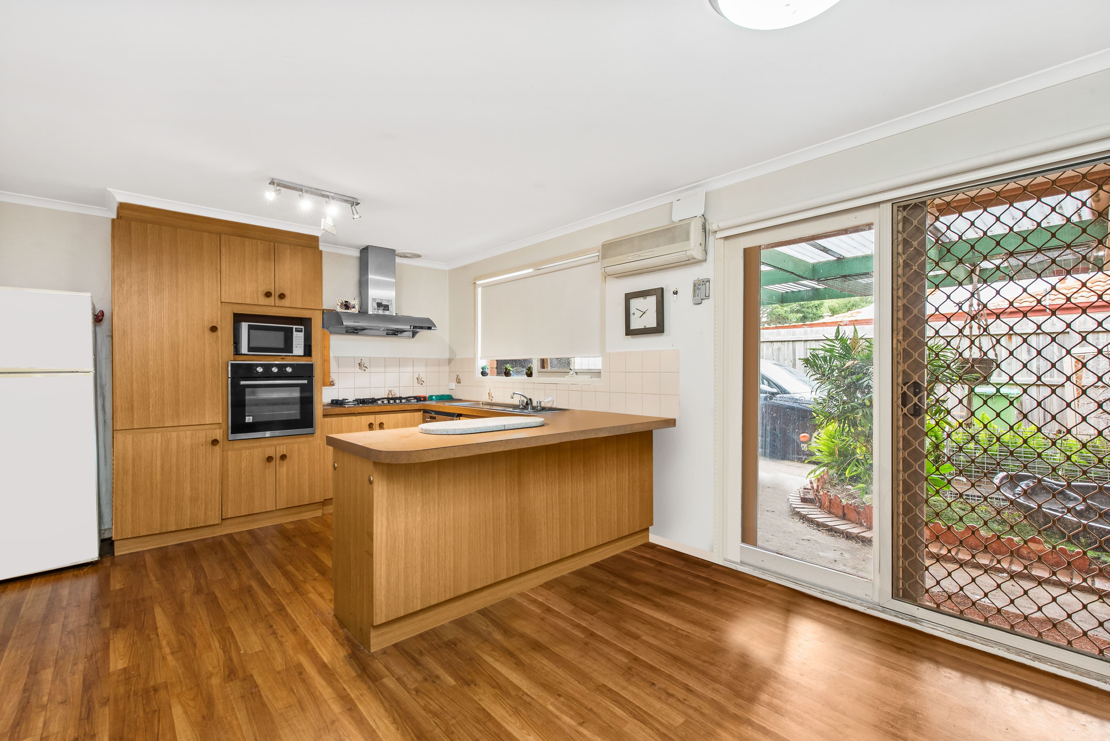 10 Smethurst Avenue, Pakenham VIC 3810, Pakenham - Thumbnail 3