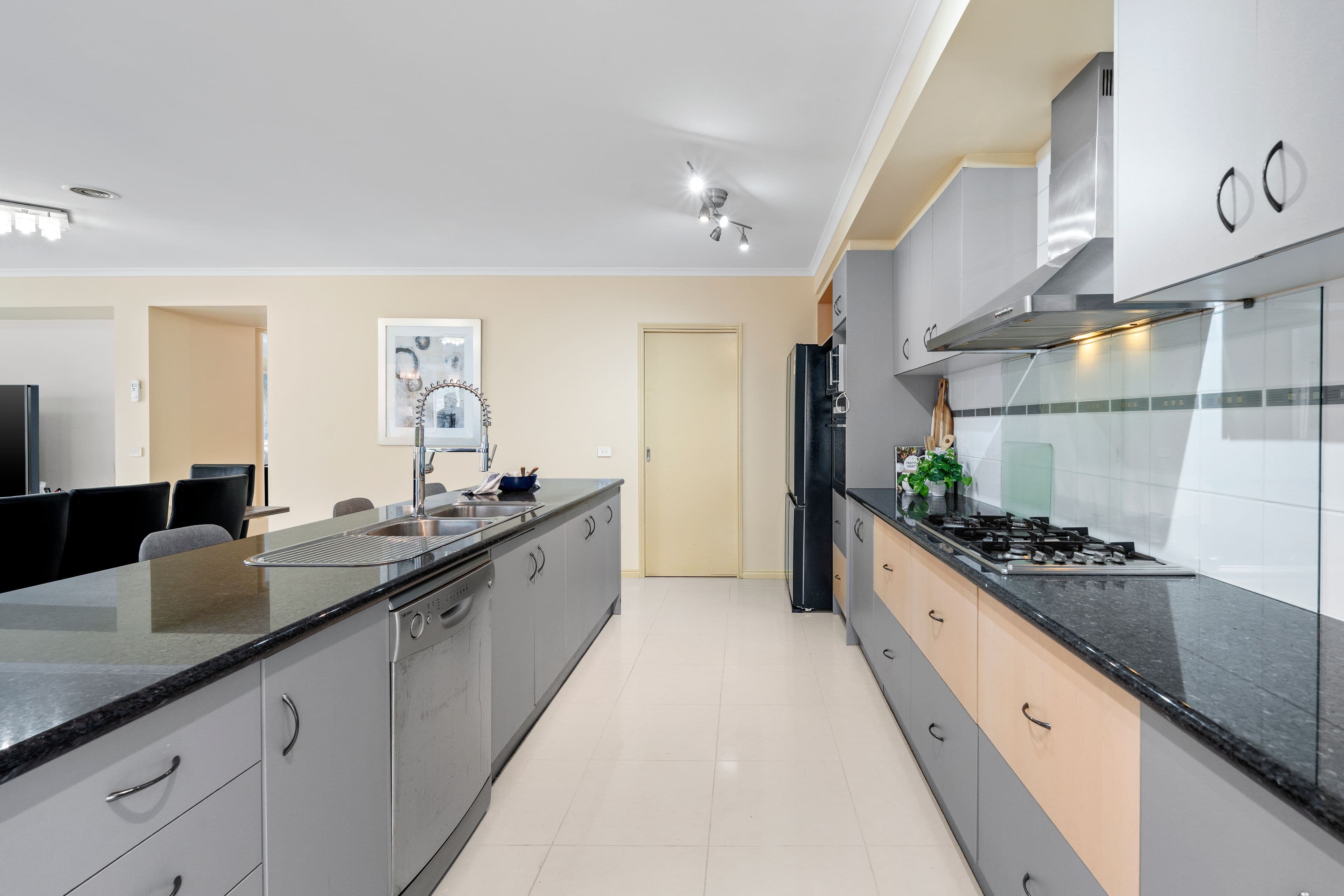 6 Paringa Drive, Ferntree Gully VIC 3156, Ferntree Gully - Thumbnail 5