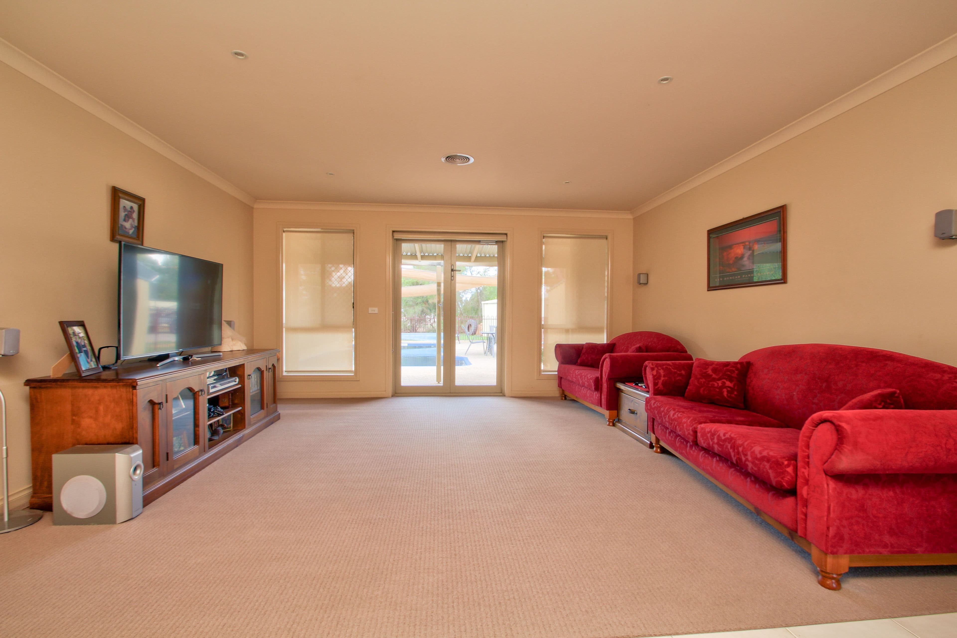 33 Catona Crescent, Cobram VIC 3644, Cobram - Thumbnail 2