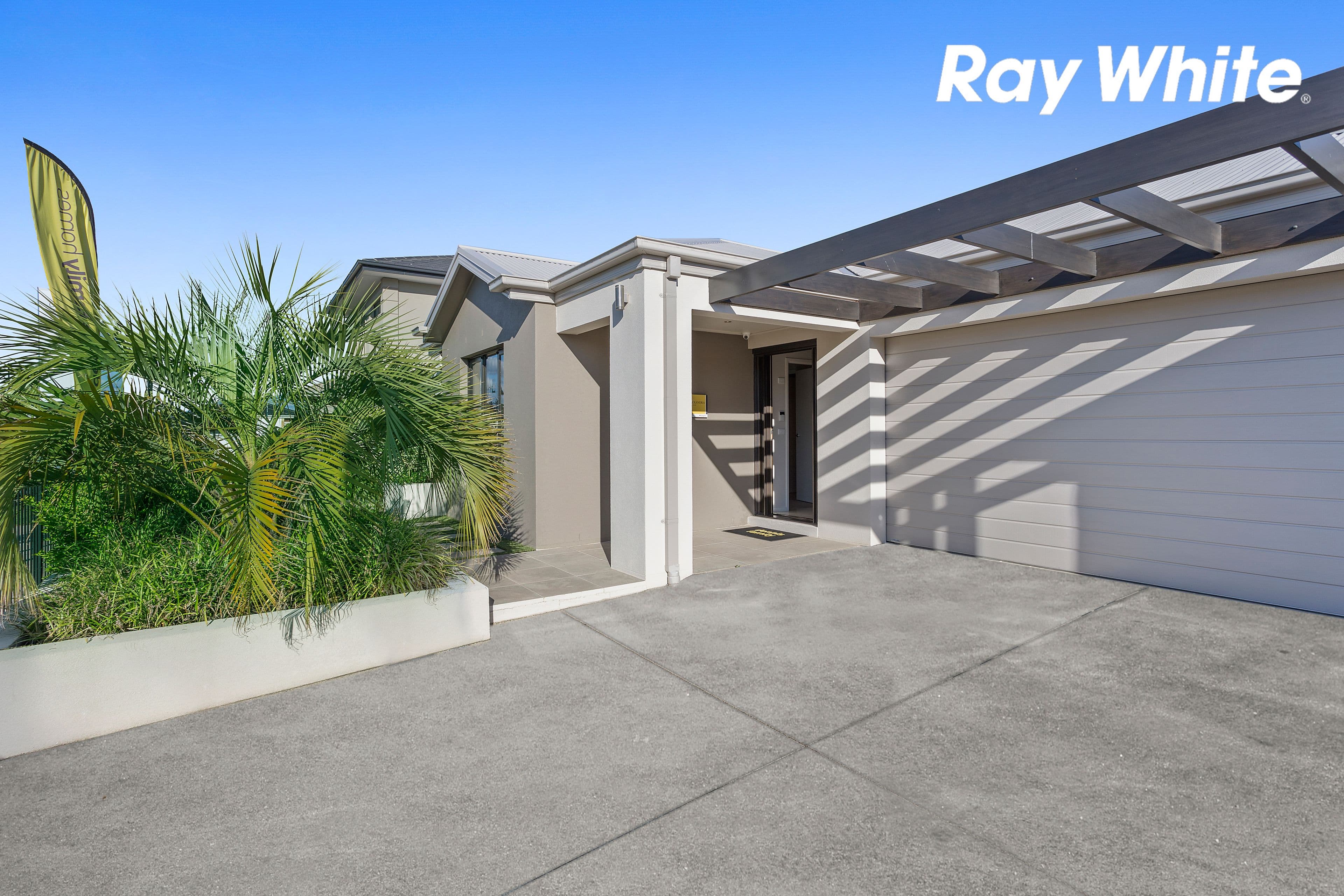 19 Penshurst Crescent, Officer VIC 3809, Officer - Thumbnail 2