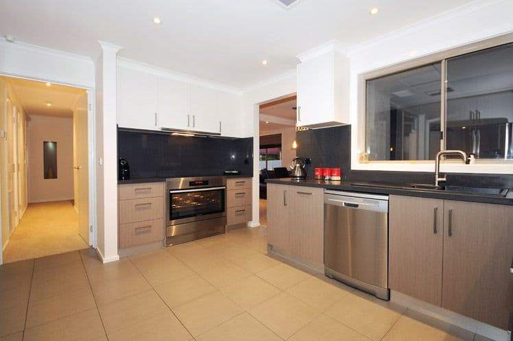 2 Clyne Place, Rowville VIC 3178, Rowville - Thumbnail 3
