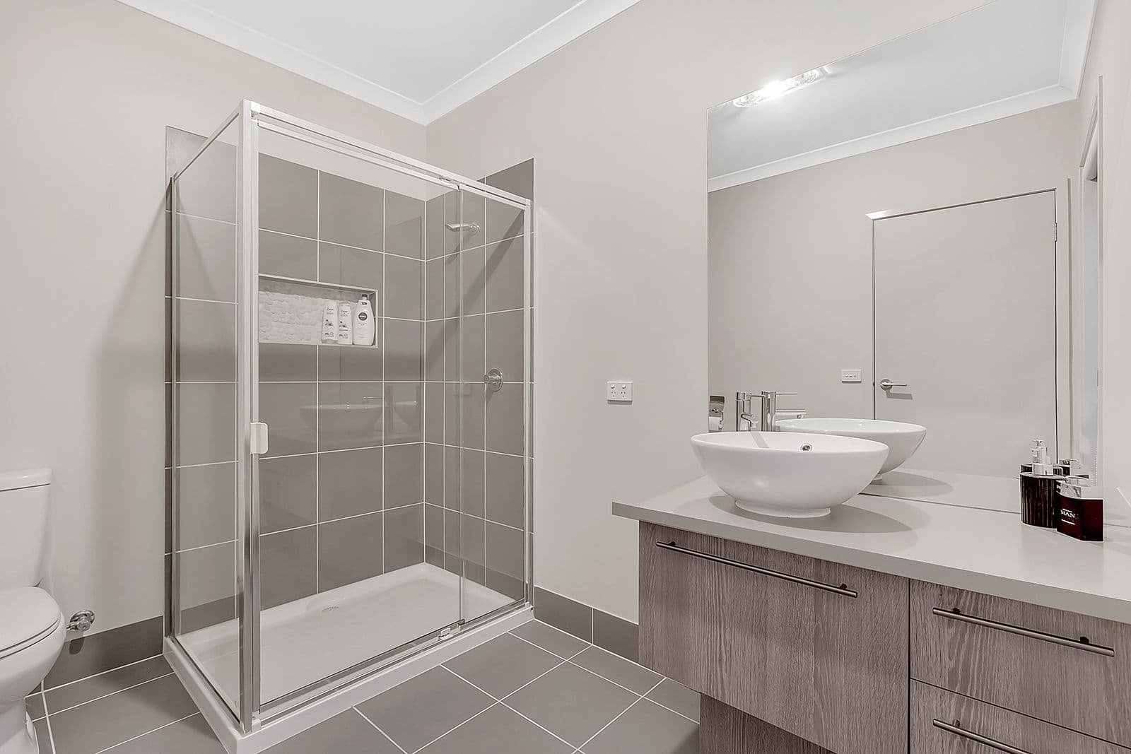 8 Fenland Street, Craigieburn VIC 3064, Craigieburn - Thumbnail 5