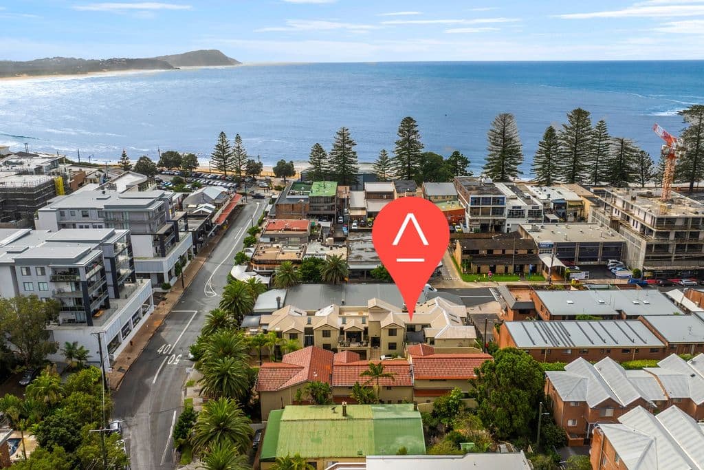 2/8 Campbell Crescent, Terrigal - Image 1