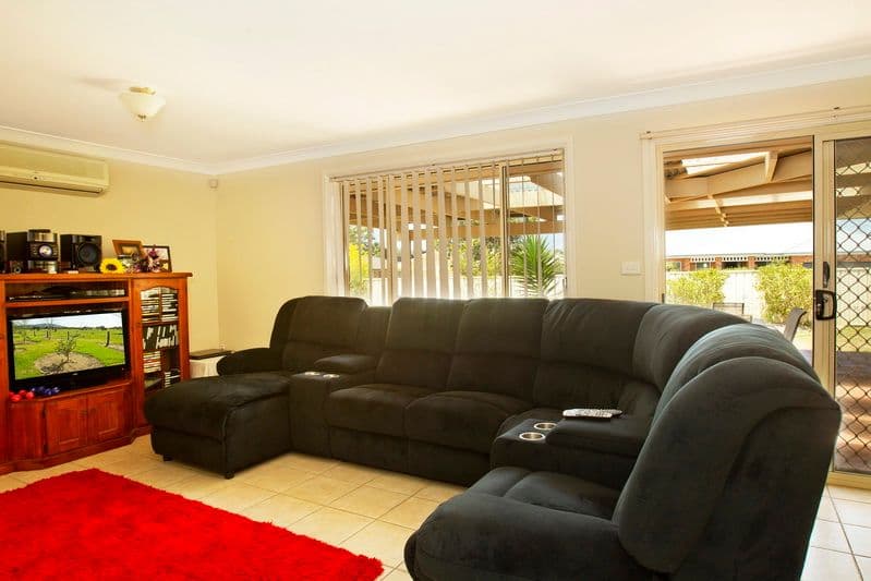 35 Robinia Way, WORRIGEE NSW 2540, Worrigee - Thumbnail 4