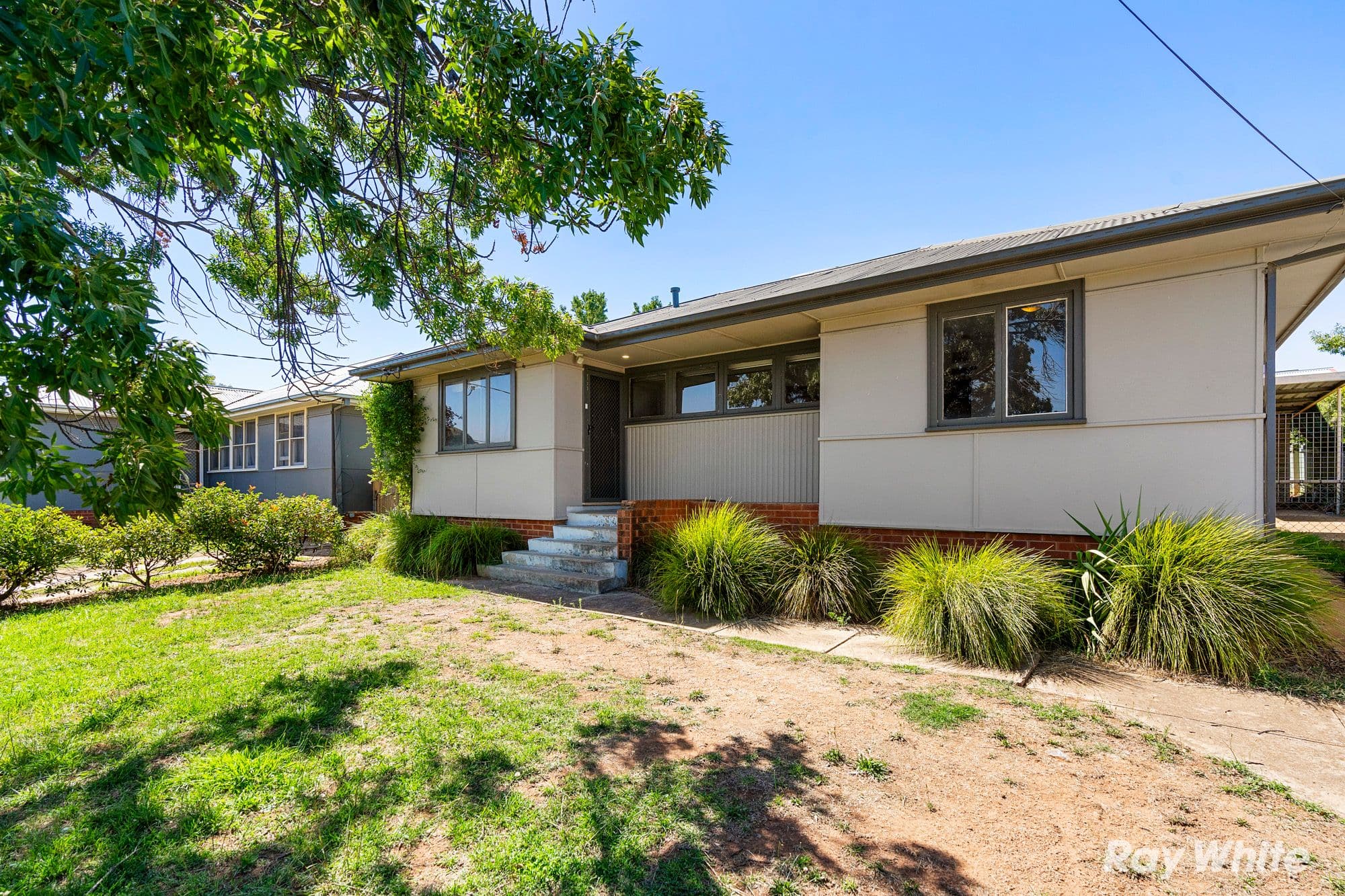 29 Gilmore Avenue, Mount Austin NSW 2650, Mount Austin - Thumbnail 2