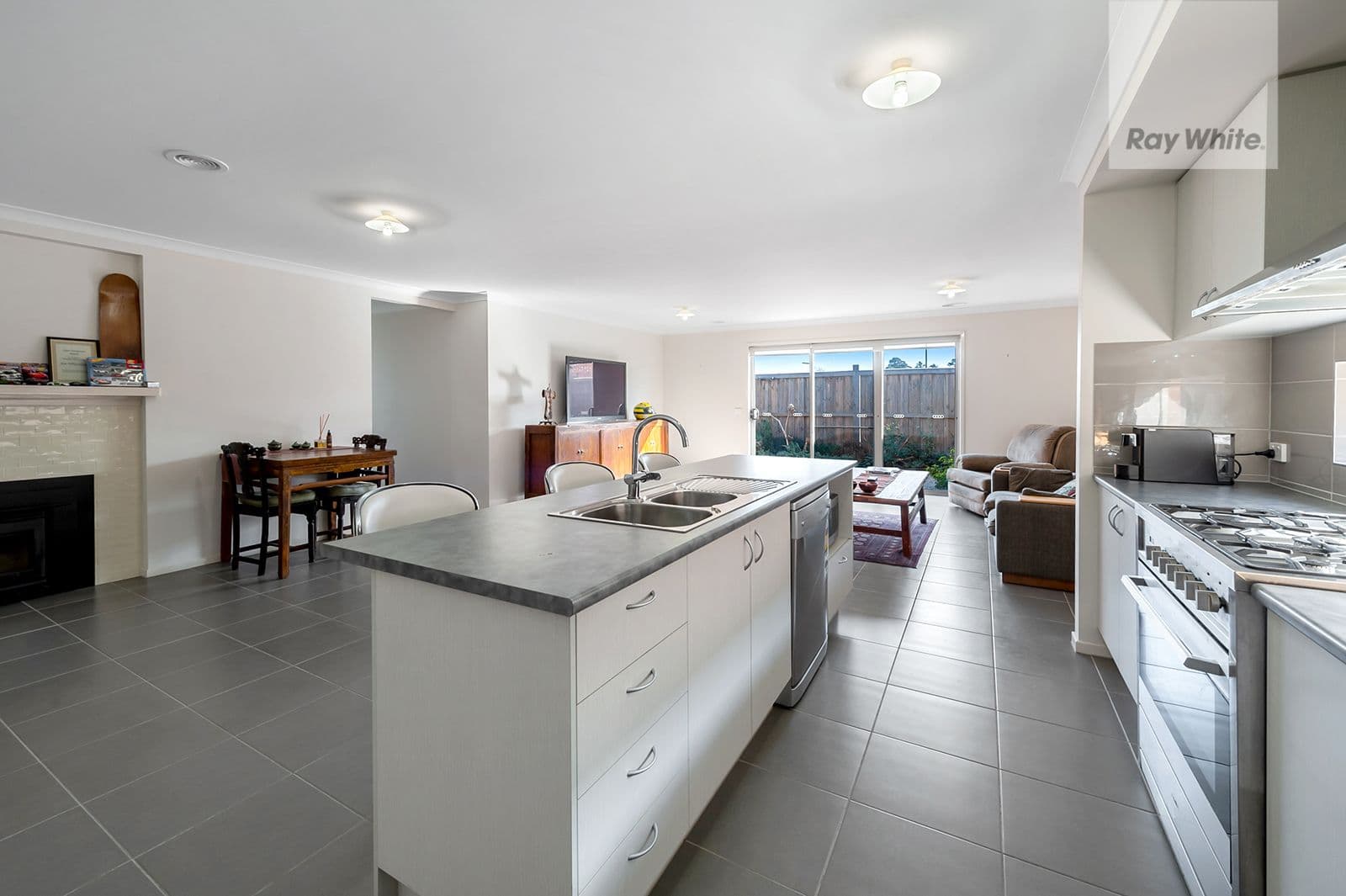 1 Selkirk Way, MICKLEHAM VIC 3064, Mickleham - Thumbnail 5