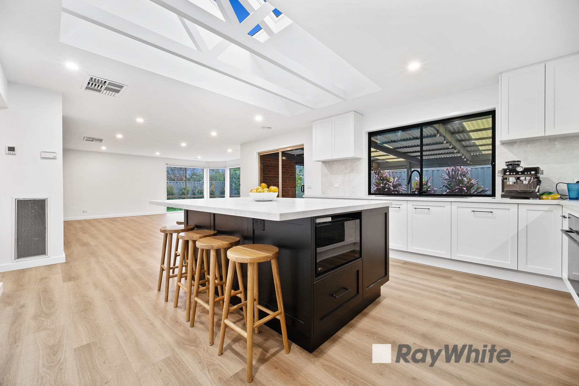 15 The Glade, Hampton Park VIC 3976, Hampton Park - Thumbnail 2