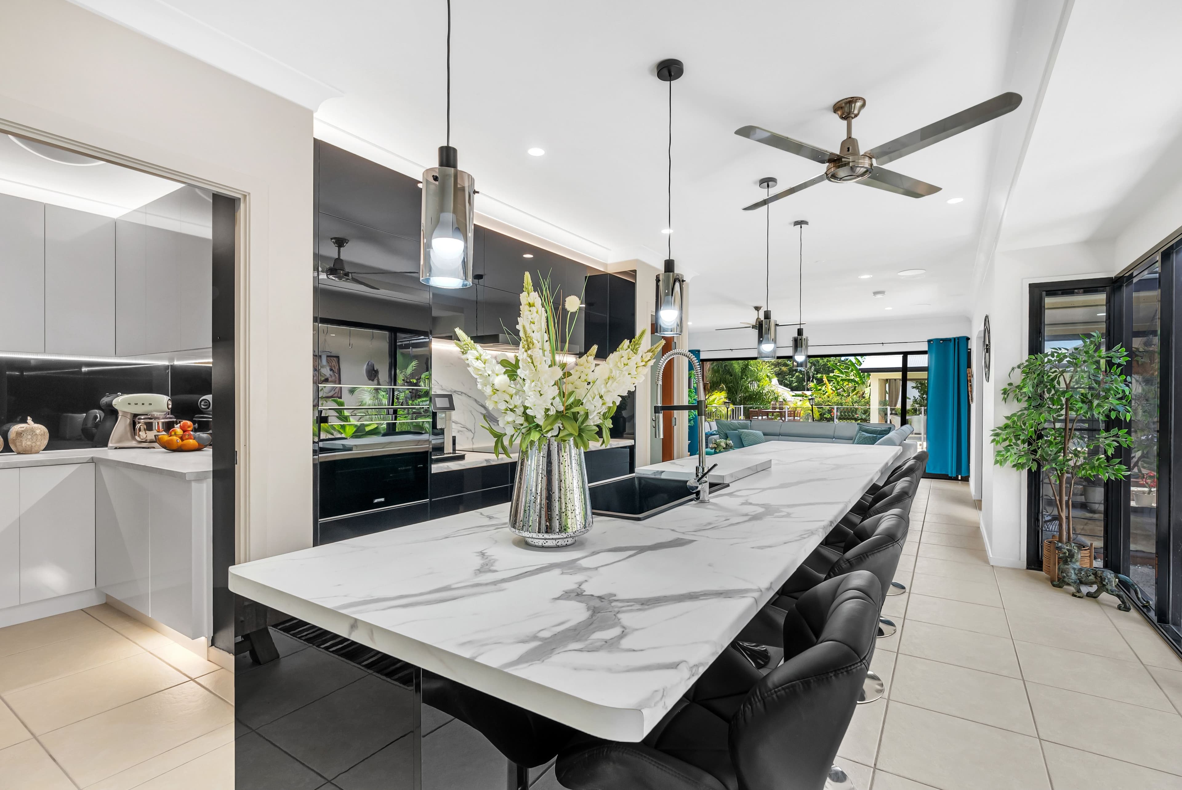 10 McAlister Avenue, Kewarra Beach QLD 4879, Kewarra Beach - Thumbnail 2