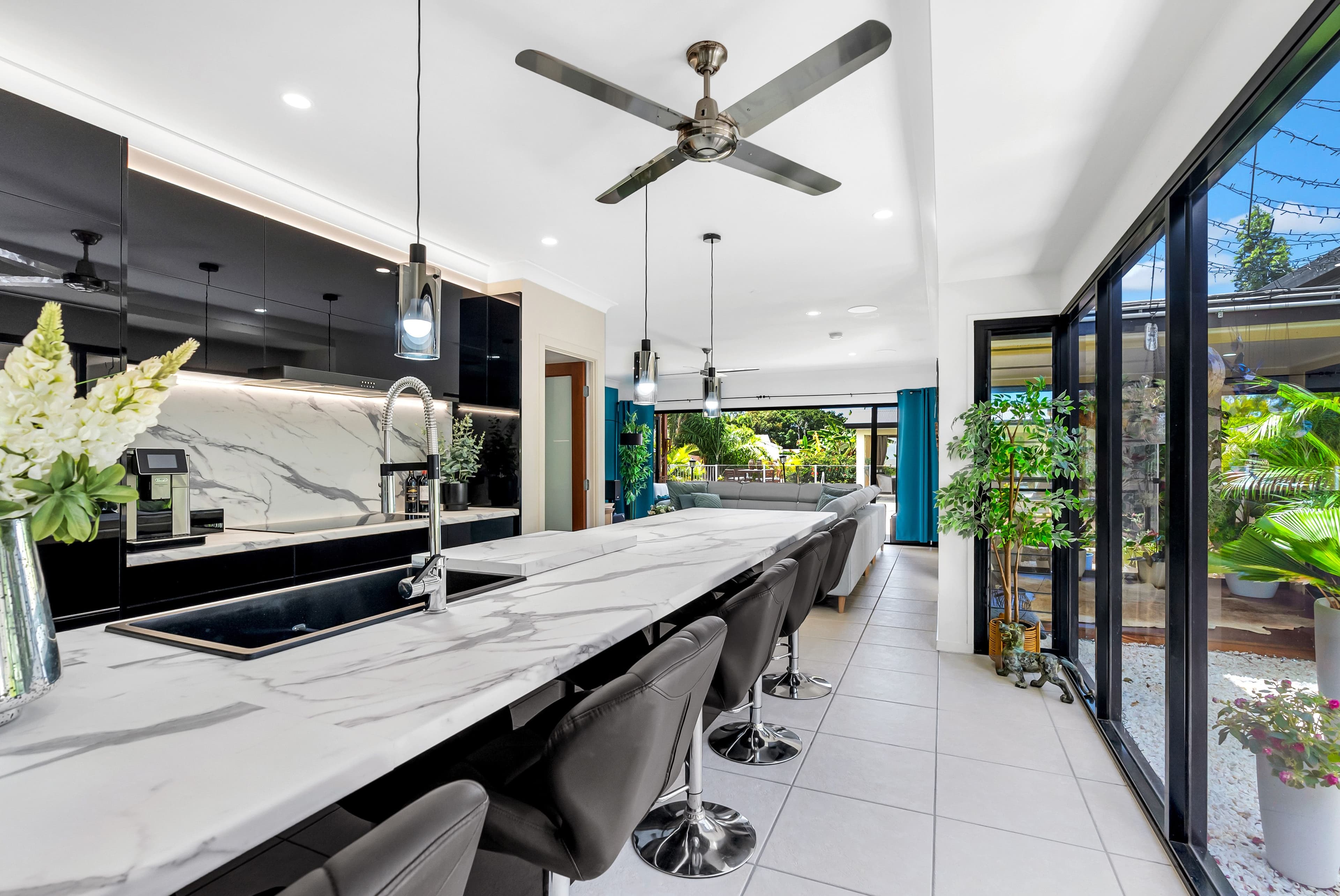 10 McAlister Avenue, Kewarra Beach QLD 4879, Kewarra Beach - Thumbnail 5