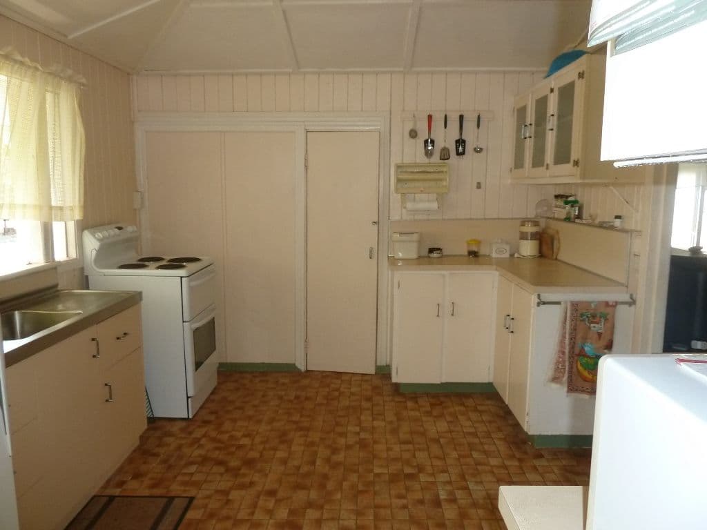 9 Brolga Street, LONGREACH QLD 4730, Longreach - Thumbnail 6
