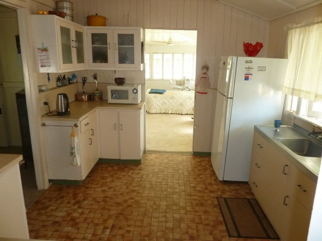 9 Brolga Street, LONGREACH QLD 4730, Longreach - Thumbnail 7