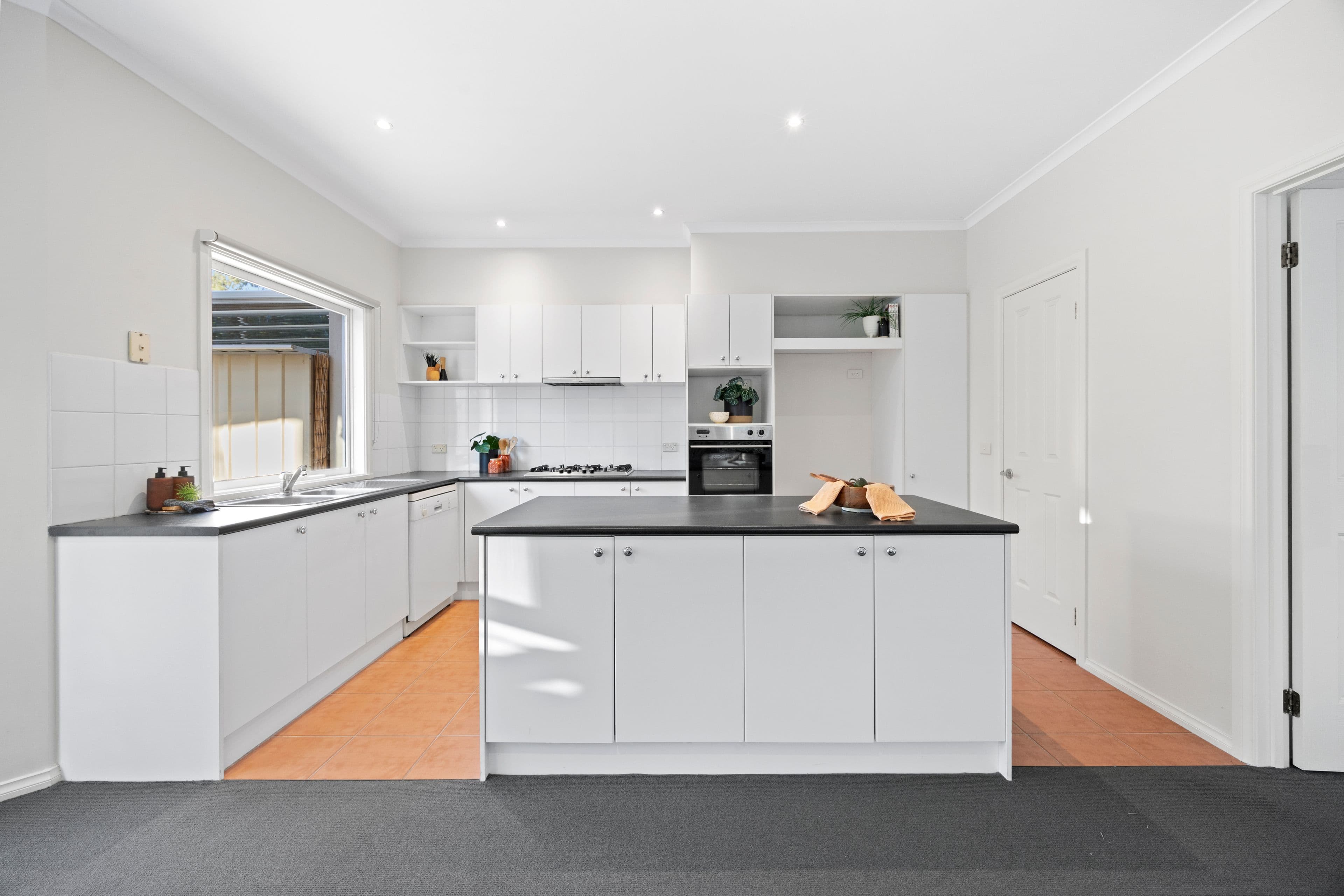 8 Parklane Way, Rowville VIC 3178, Rowville - Thumbnail 4