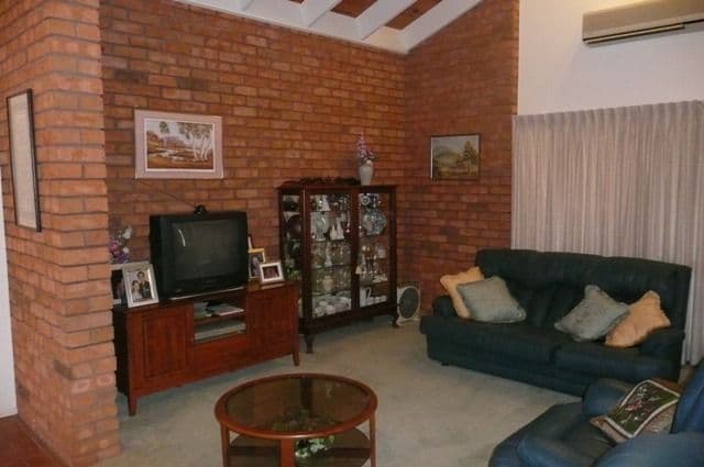 6 Kosciusko Street, MIDDLE PARK QLD 4074, Middle Park - Thumbnail 7