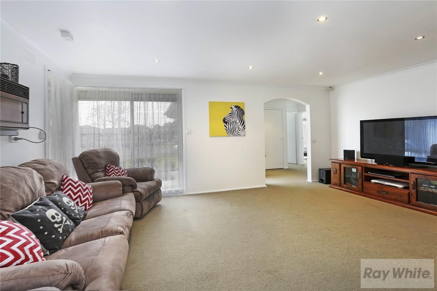 9 Erica Avenue, CORIO VIC 3214, Corio - Thumbnail 2