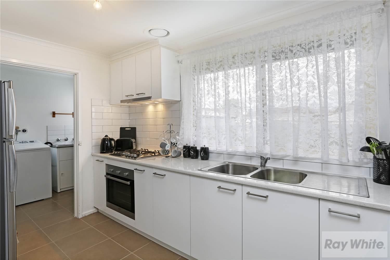 9 Erica Avenue, CORIO VIC 3214, Corio - Thumbnail 3