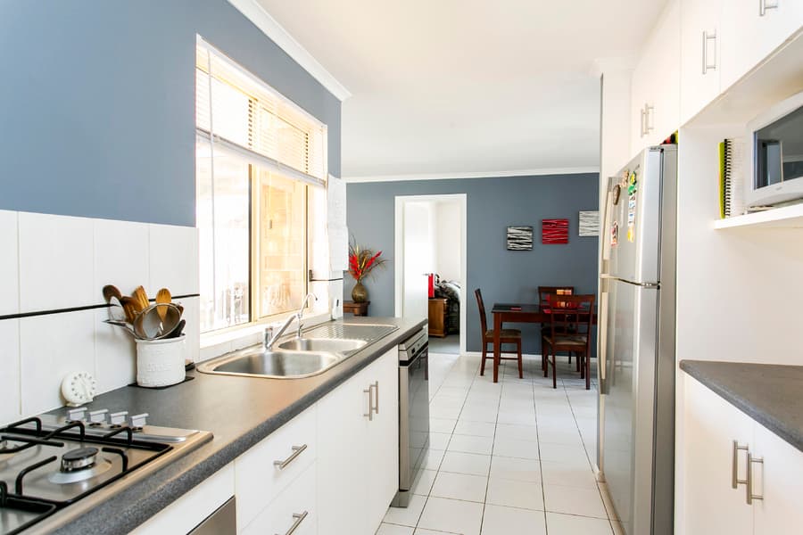 2 Swinton Close, Christie Downs - Thumbnail 7