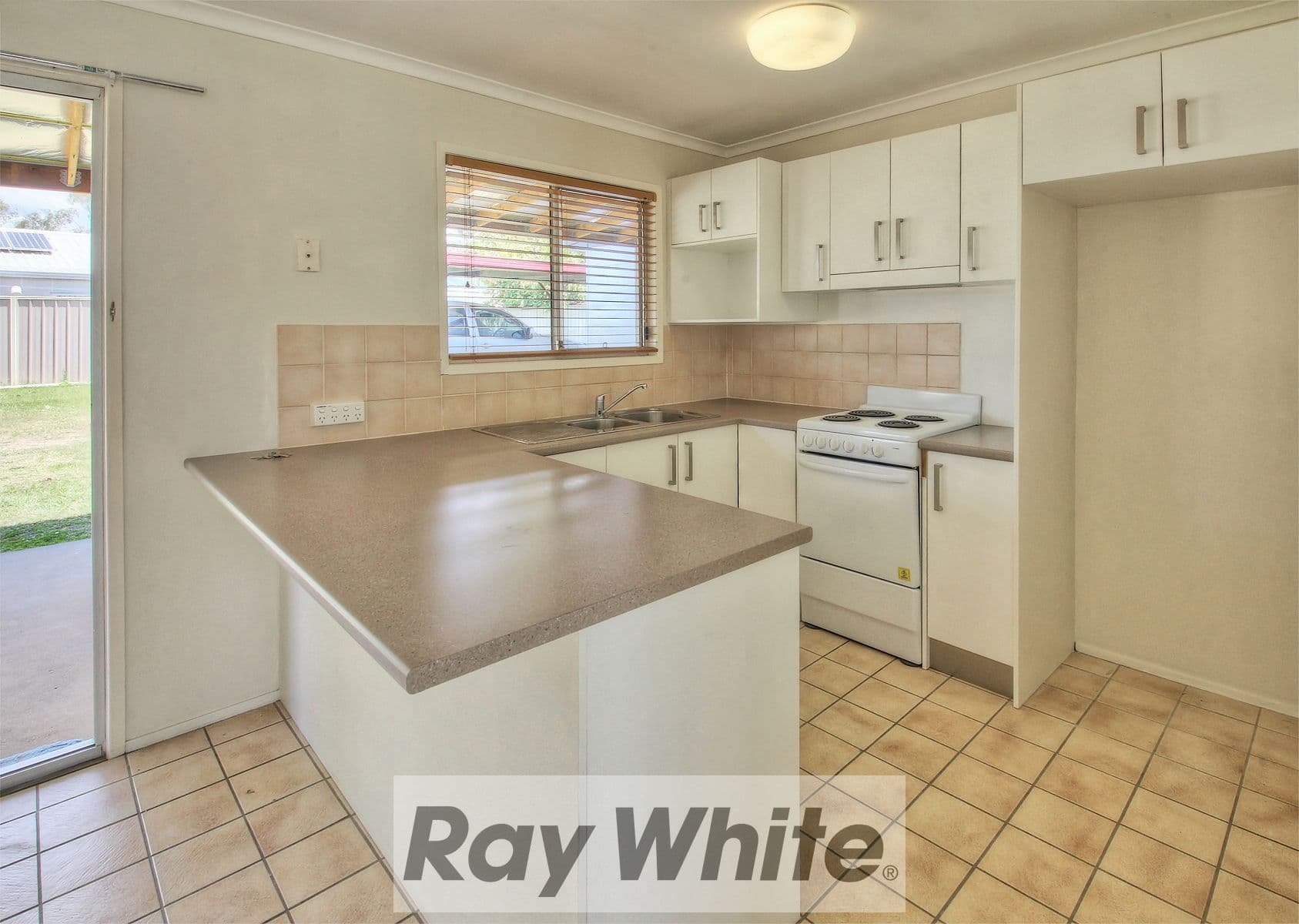 115 Velorum Drive, Kingston QLD 4114, Kingston - Thumbnail 3