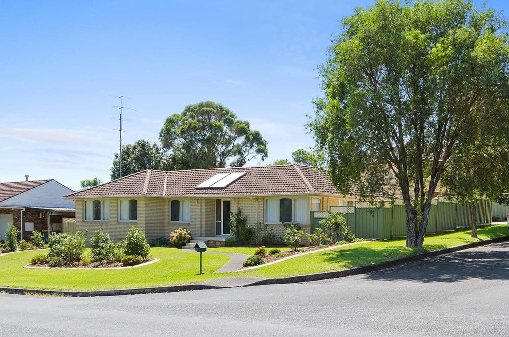 27 Exmouth Road, Kanahooka - Image 1
