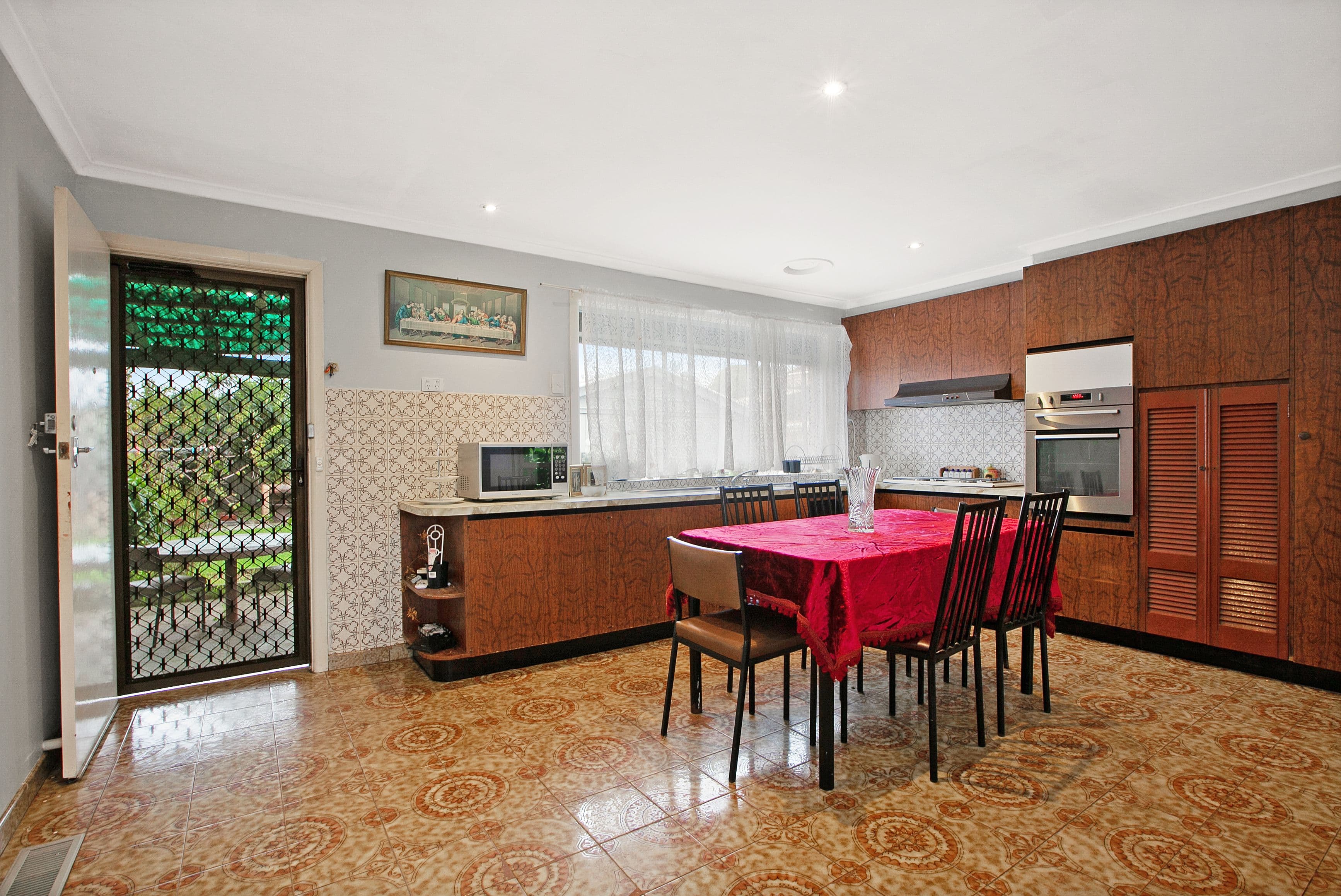 9 Tunaley Parade, Reservoir VIC 3073, Reservoir - Thumbnail 4