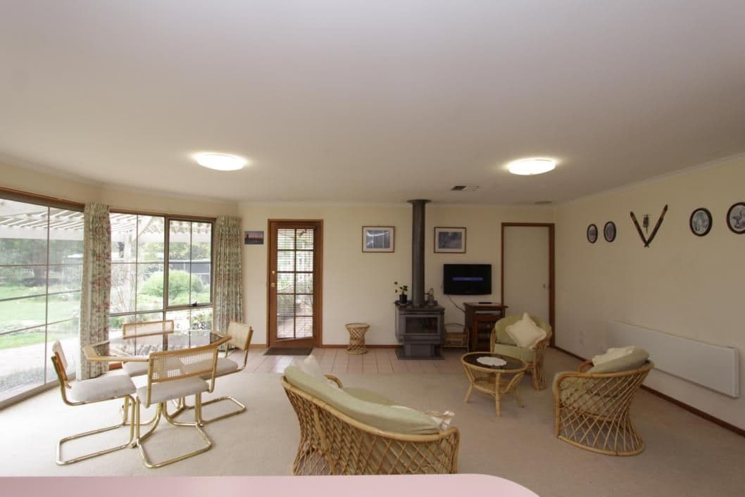 2 Thompsons Lane, HEATHCOTE VIC 3523, Heathcote - Thumbnail 4