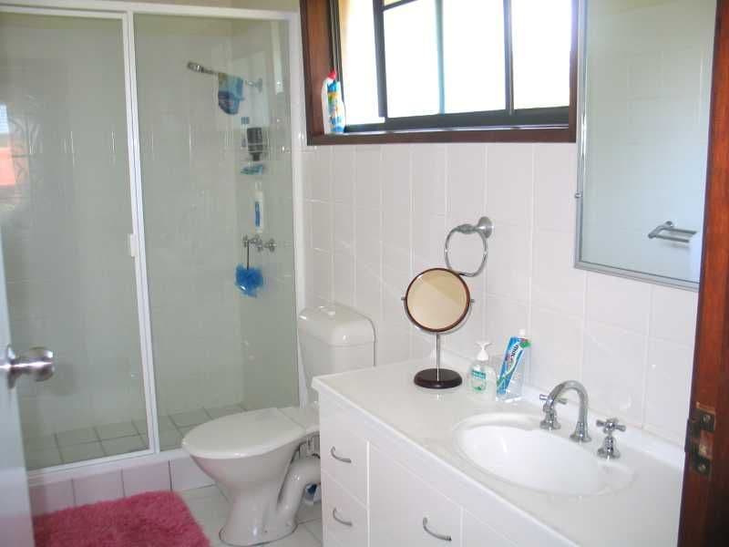 8 Murtha Drive, ELANORA QLD 4221, Elanora - Thumbnail 4