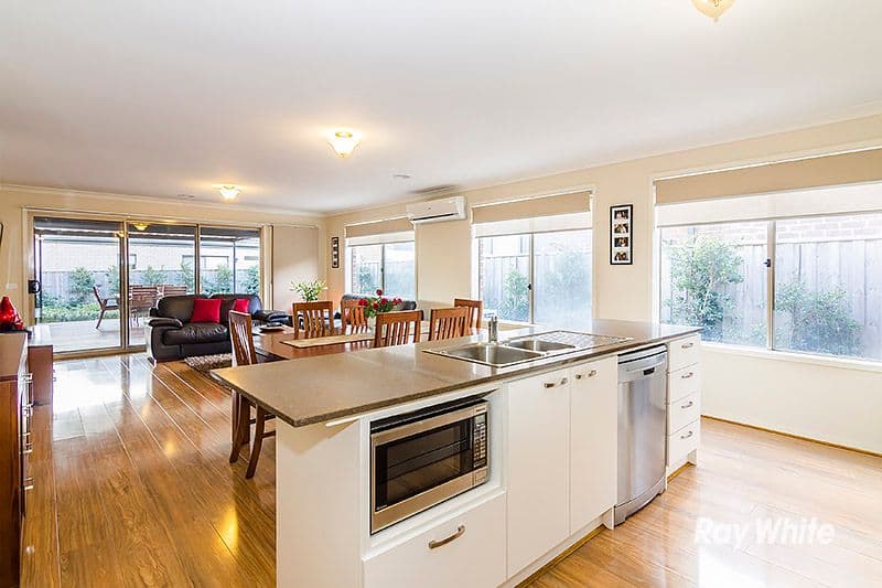 34 Quarters Boulevard, Cranbourne West VIC 3977, Cranbourne West - Thumbnail 2