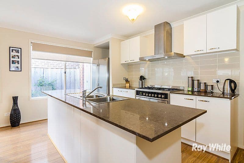 34 Quarters Boulevard, Cranbourne West VIC 3977, Cranbourne West - Thumbnail 3