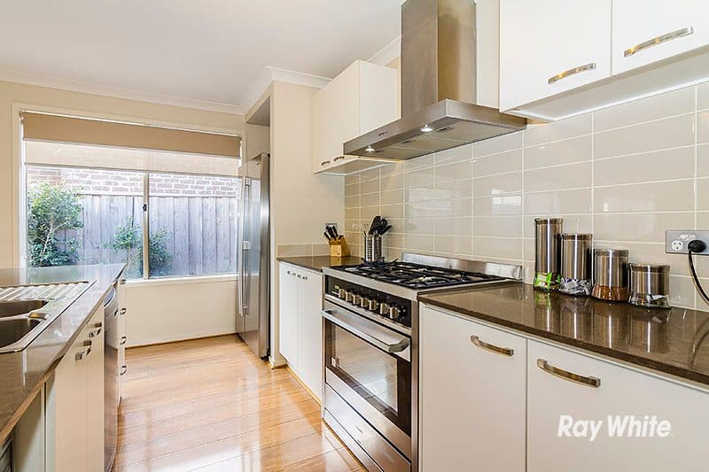 34 Quarters Boulevard, Cranbourne West VIC 3977, Cranbourne West - Thumbnail 4